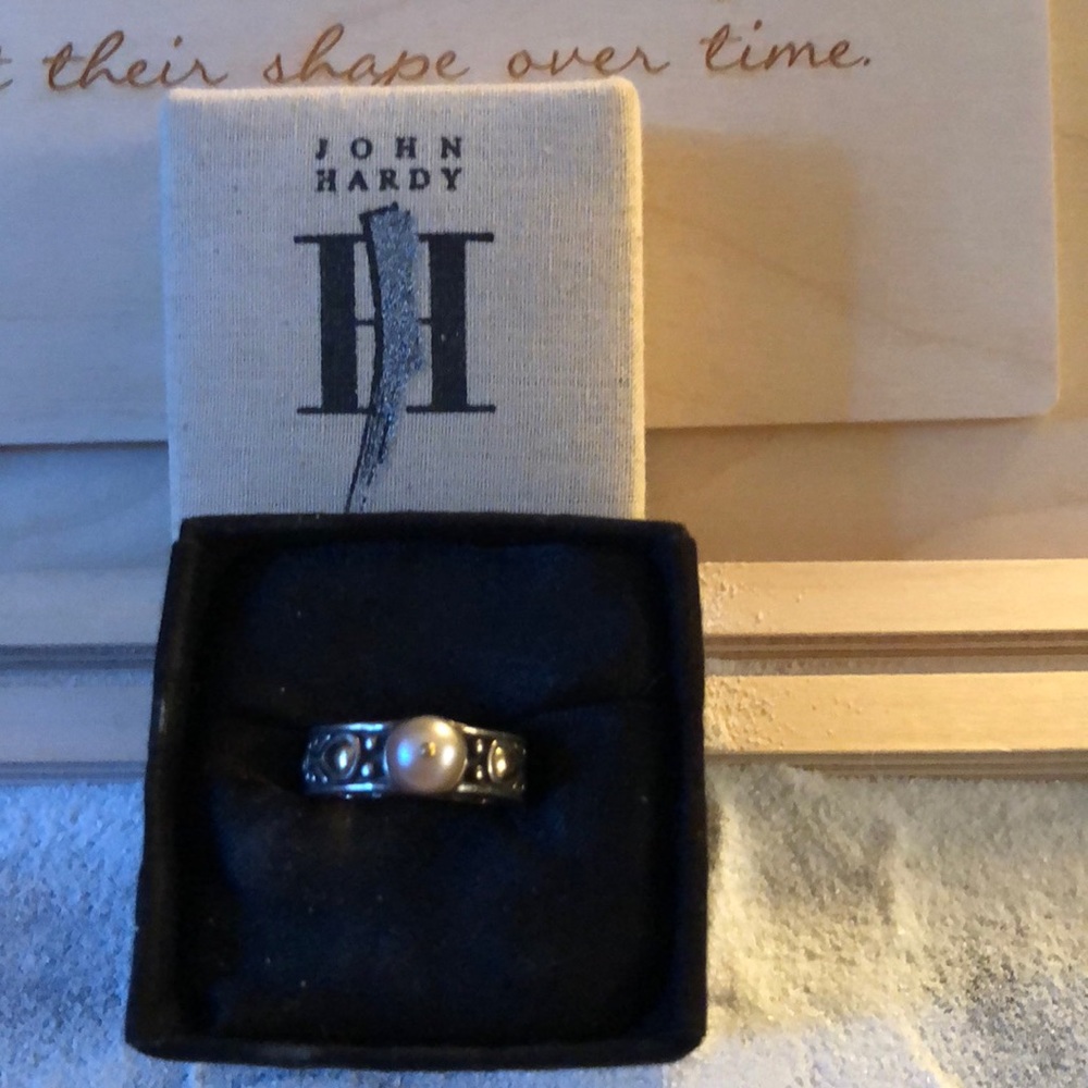 Price ⬇️ John Hardy 18k & silver band with pearl